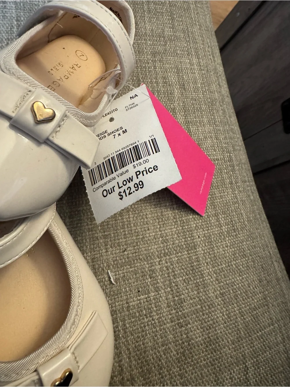 Rampage Girls Beige Patent Mary Jane Dress Shoes with Heart Bow